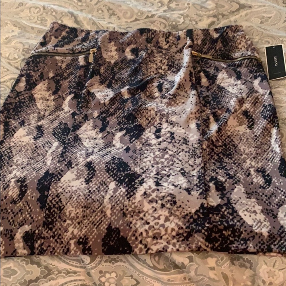 Alfani NWT stretch skirt - Size 12 -  Print